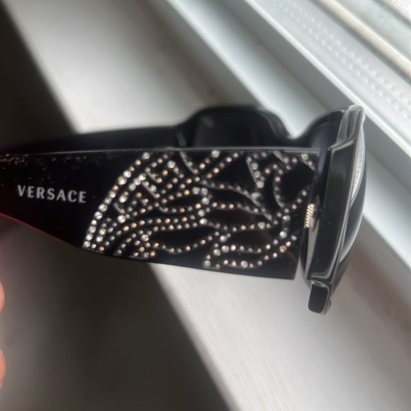 Versace black plastic sunglasses with stone details on temples - Picture 8 of 9